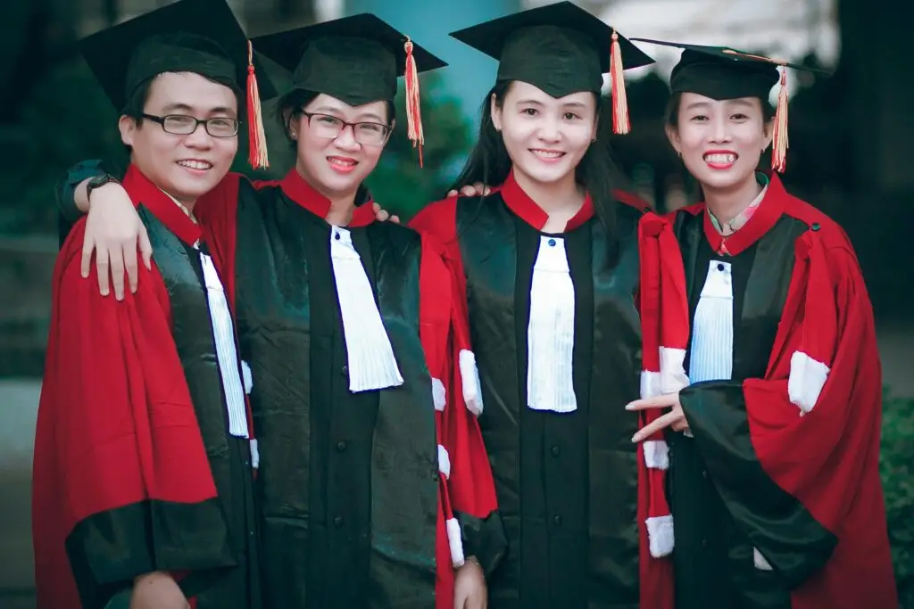 Family applying for free education benefits in France via CAF website